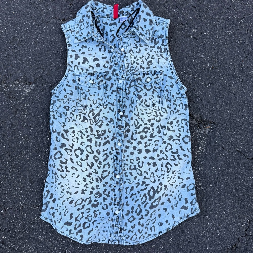 H&M Blue Leopard Print Sleeveless Shirt
